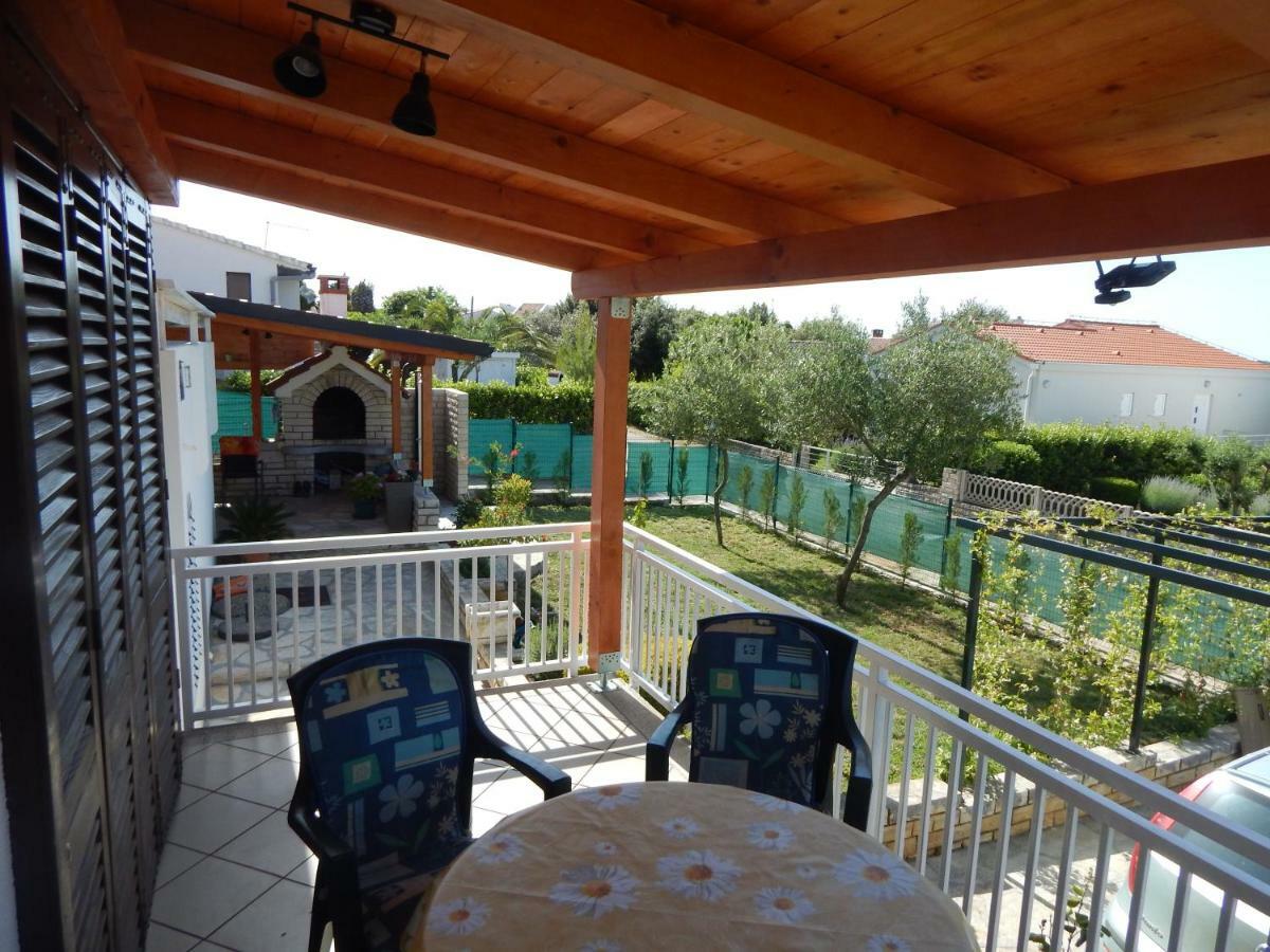 Apartman Duje Petrcane Buitenkant foto